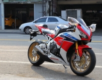 新車到~Honda CBR1000RR SP